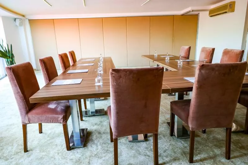 هتل The Corner Park