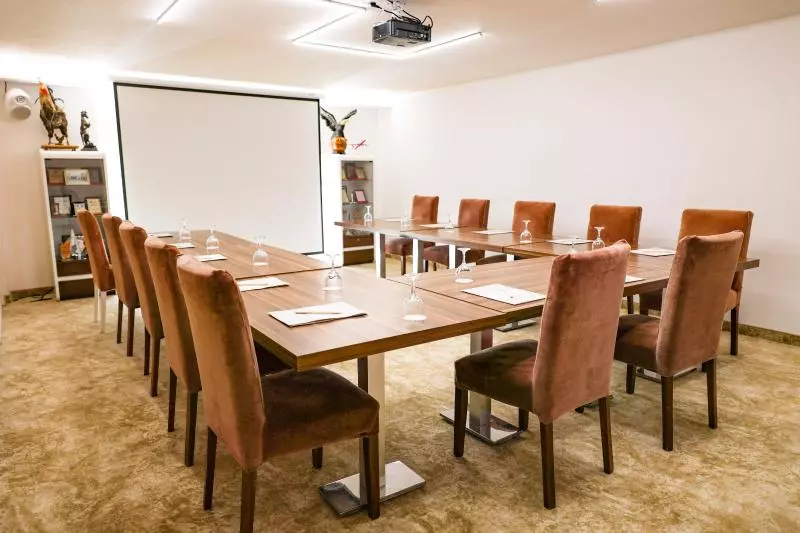 هتل The Corner Park