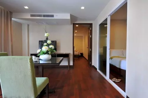 酒店 The Kris Residence