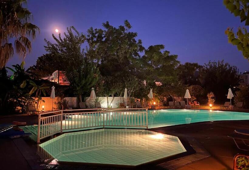 Theodorou Beach Hotel Apartments