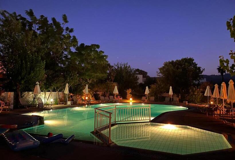 Theodorou Beach Hotel Apartments