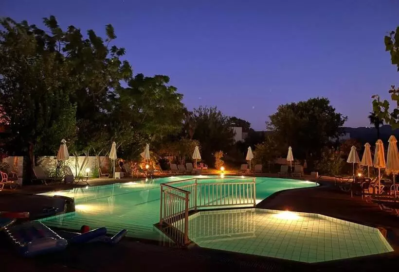 Theodorou Beach Hotel Apartments