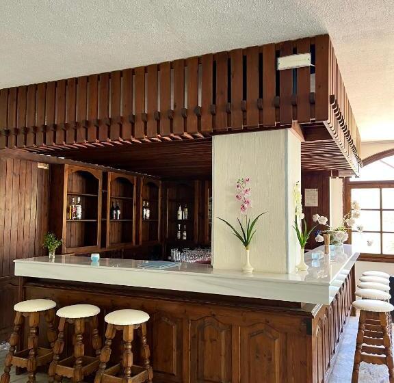 Theodorou Beach Hotel Apartments