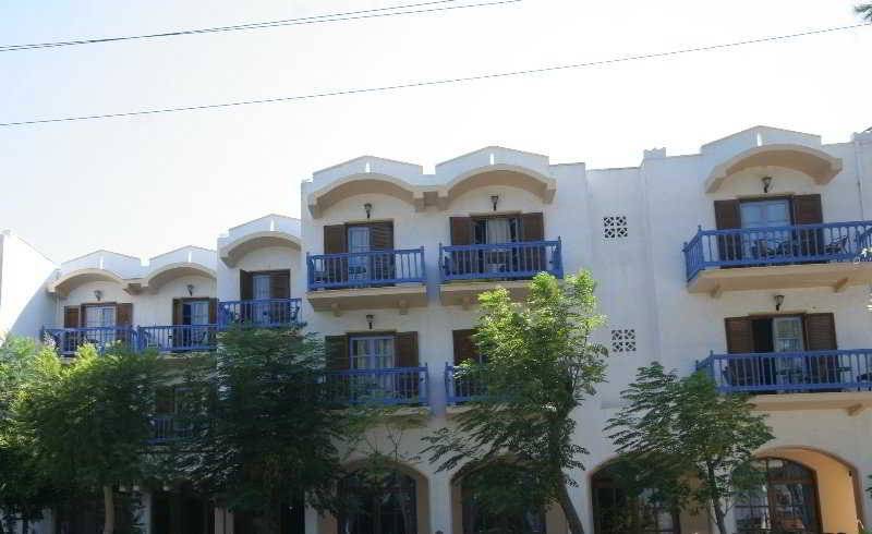 Theodorou Beach Hotel Apartments