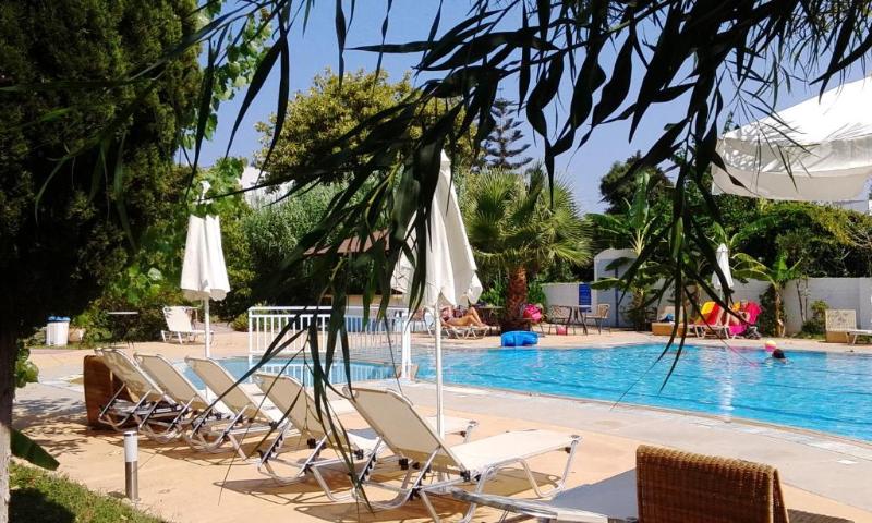 Theodorou Beach Hotel Apartments
