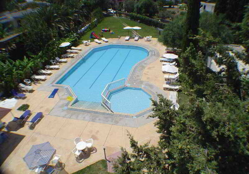 Theodorou Beach Hotel Apartments