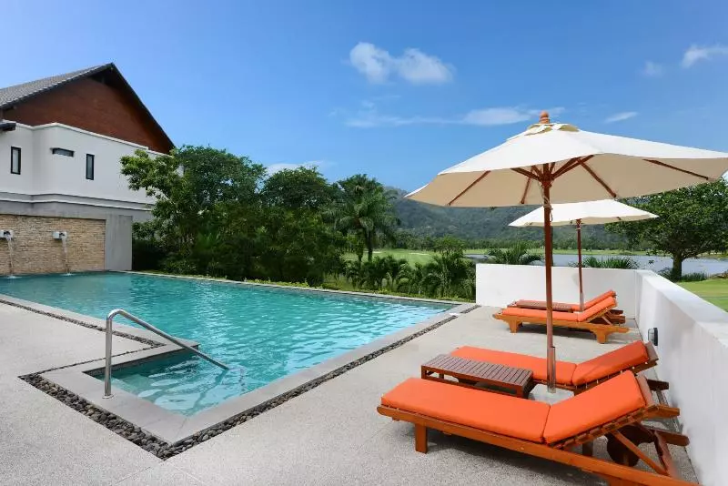 ホテル Tinidee Golf Resort Phuket   Sha Extra Plus