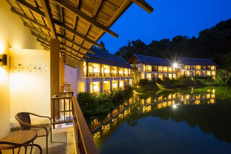 ホテル Tinidee Golf Resort Phuket   Sha Extra Plus