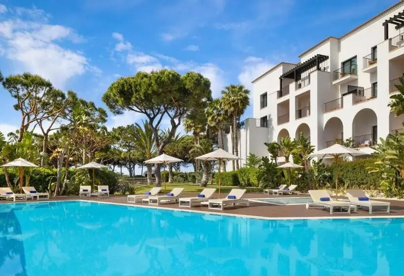 Pine Cliffs Hotel, A Luxury Collection Resort