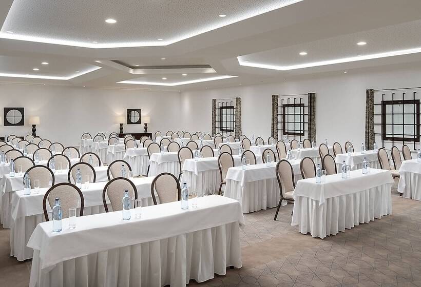 Pine Cliffs Hotel, A Luxury Collection Resort