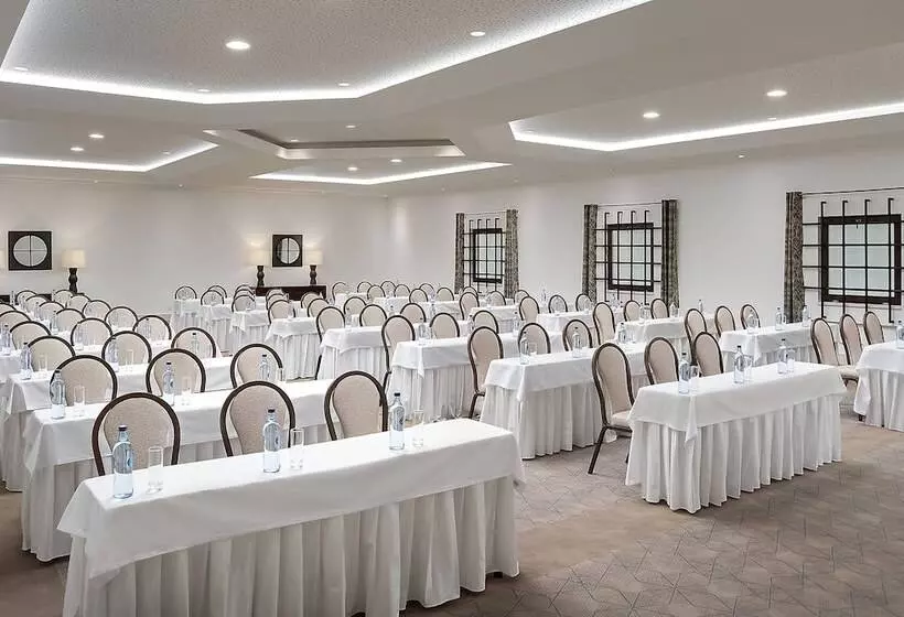 Pine Cliffs Hotel, A Luxury Collection Resort