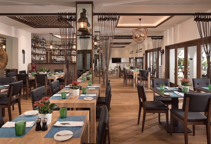 Pine Cliffs Hotel, A Luxury Collection Resort