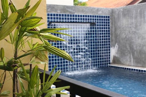 Taro Hotel & Bungalows