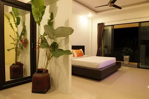 Taro Hotel & Bungalows