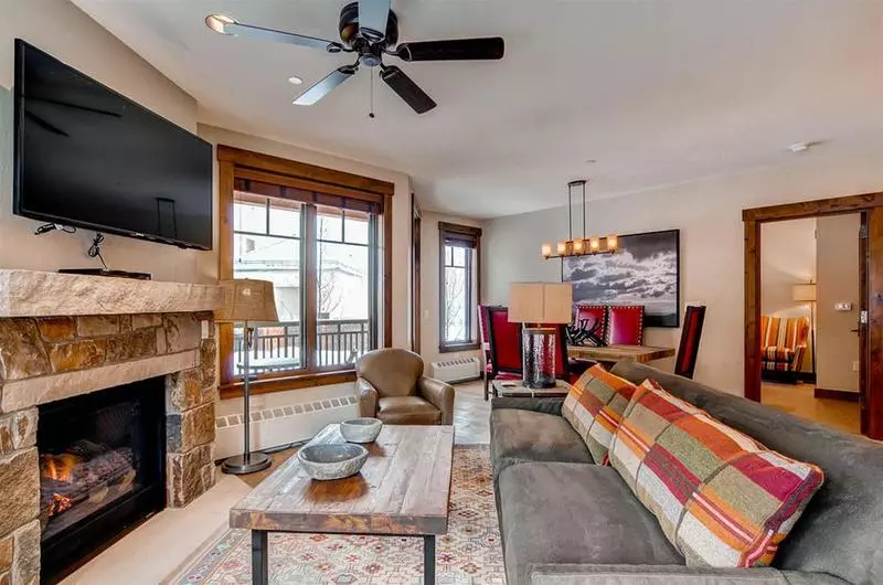 Water House On Main Street #5211