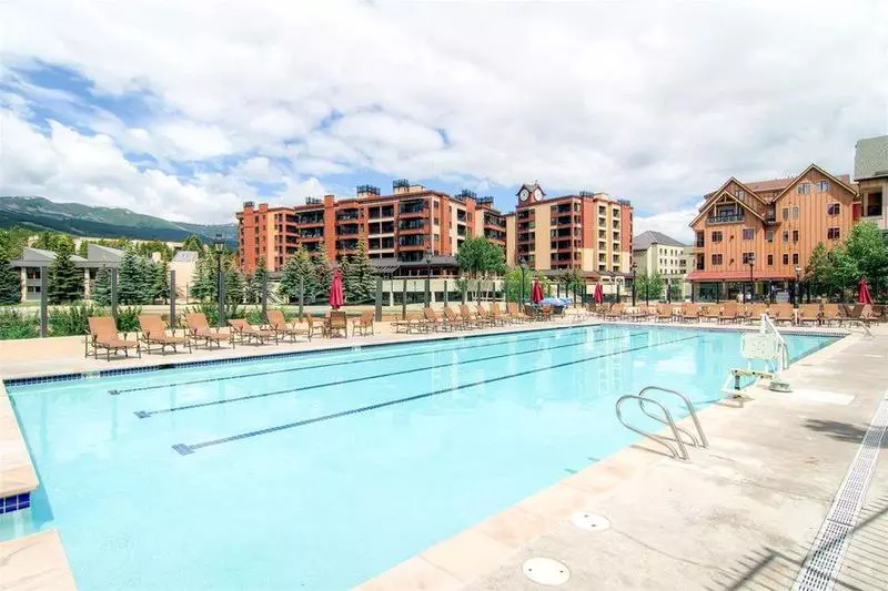 Water House On Main Street #5211