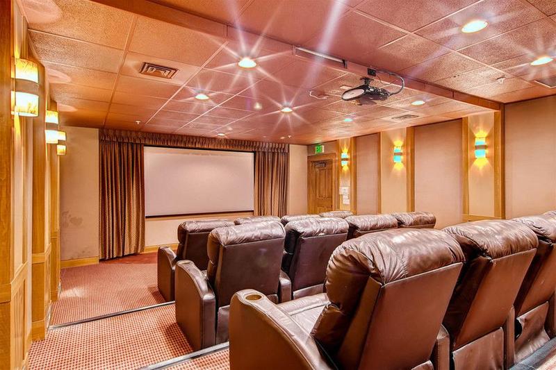 Water House On Main Street #5211