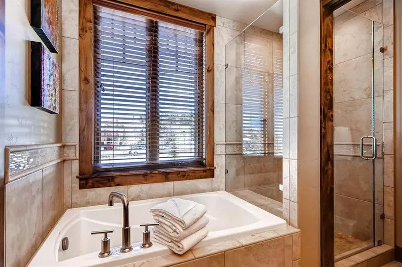 Water House On Main Street #5211