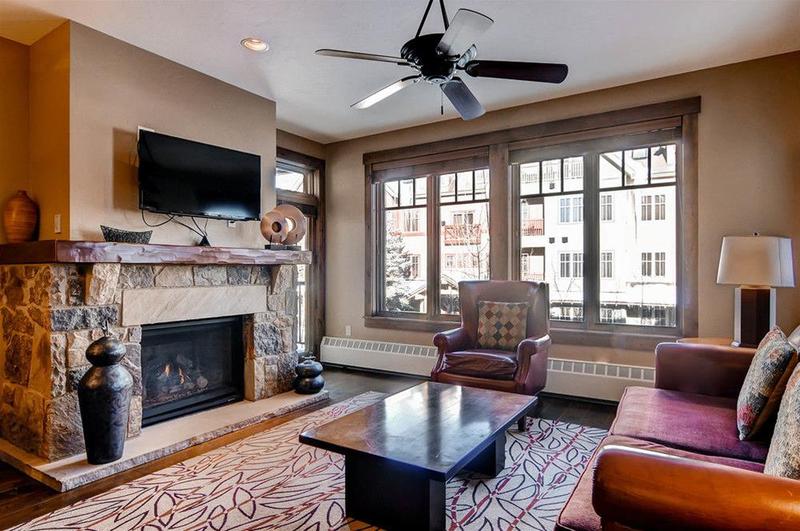 Water House On Main Street #5211