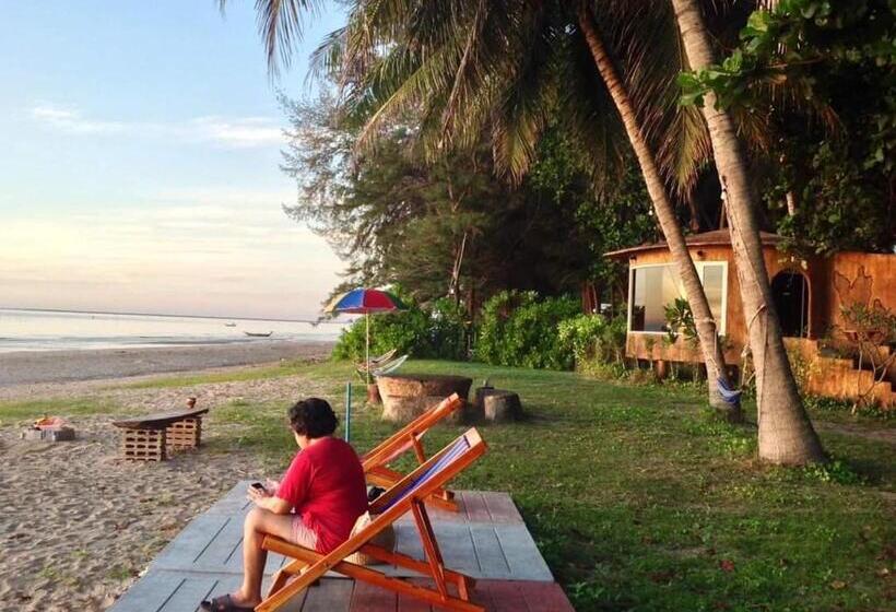 هتل Ban Tawansongfa