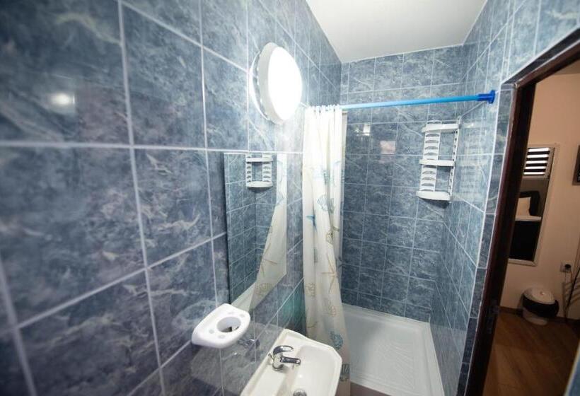 بنسيون Vila Estera Therme Balotesti