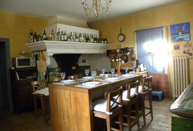 פנסיון Xvi Century Mansion