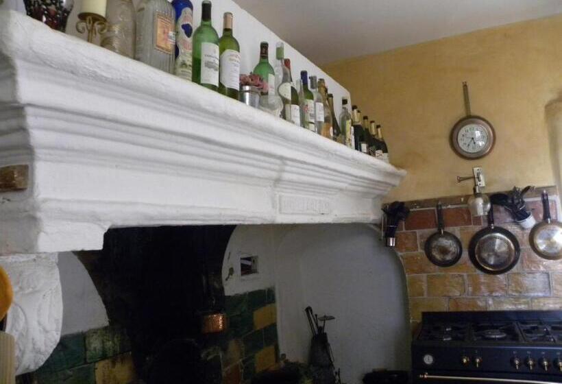 פנסיון Xvi Century Mansion