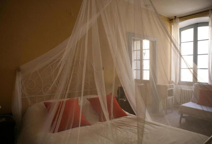 פנסיון Xvi Century Mansion