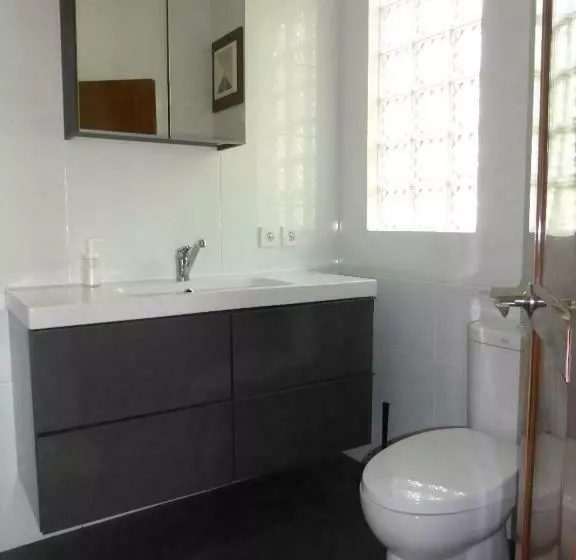 ユースホステル Castaway Surf Retreat 1