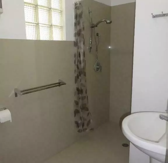 ユースホステル Castaway Surf Retreat 1