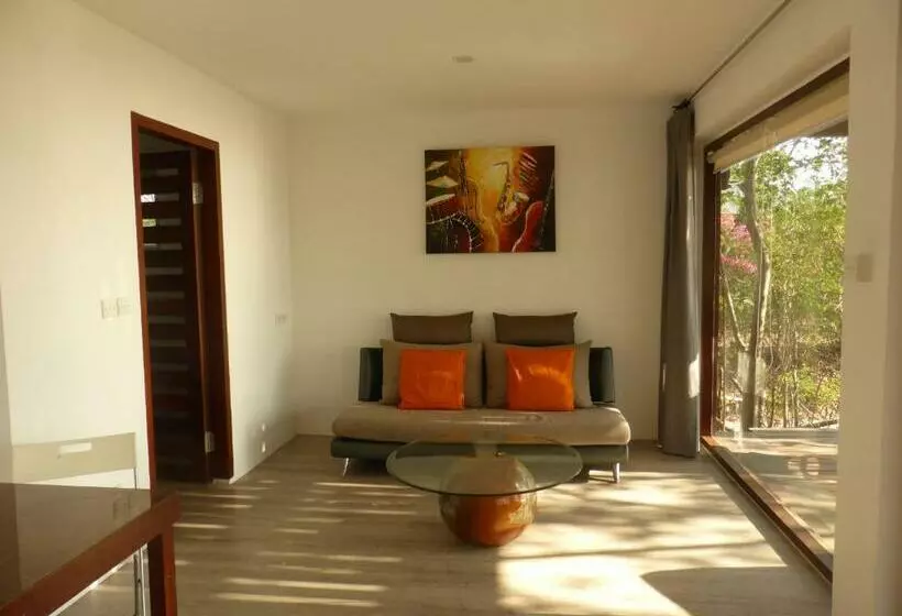 ユースホステル Castaway Surf Retreat 1