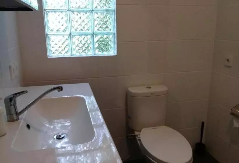 ユースホステル Castaway Surf Retreat 1