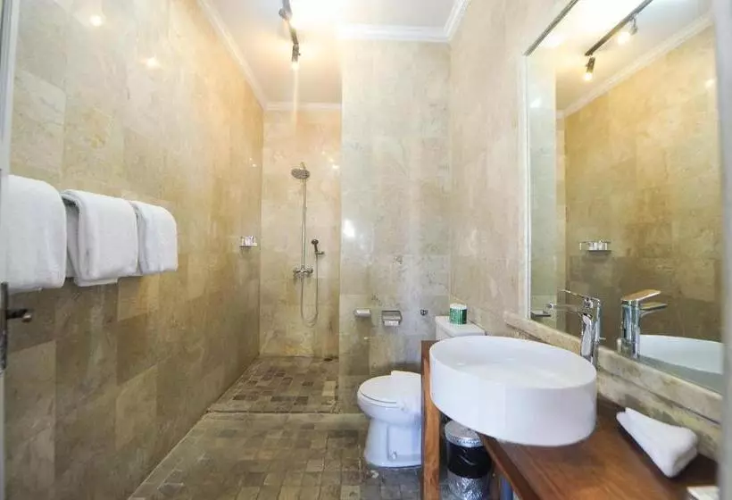 Bali Court Hotel & Apartment