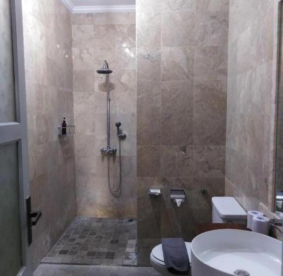 Bali Court Hotel & Apartment