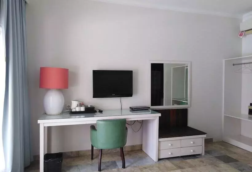 Bali Court Hotel & Apartment