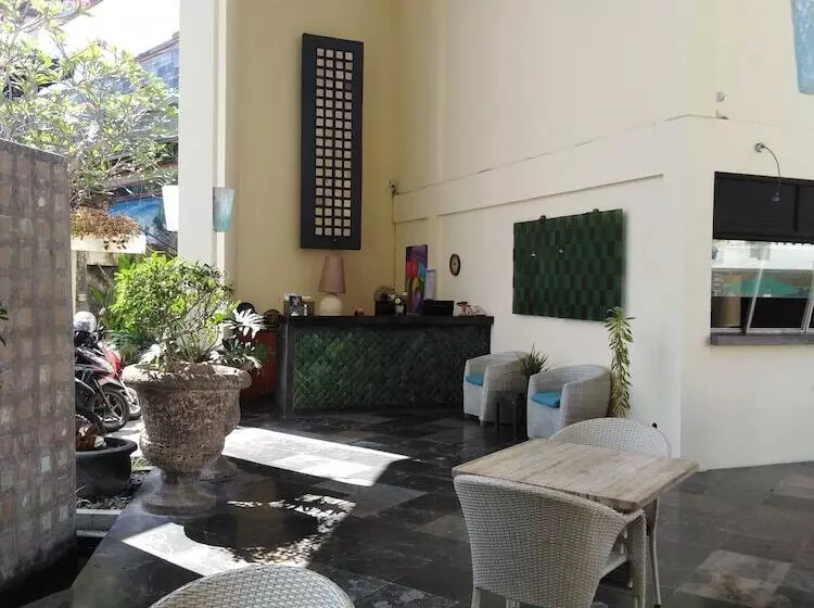 Bali Court Hotel & Apartment