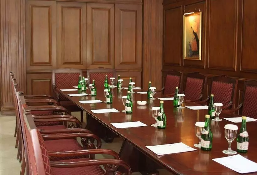 Отель Finna Golf & Country Club