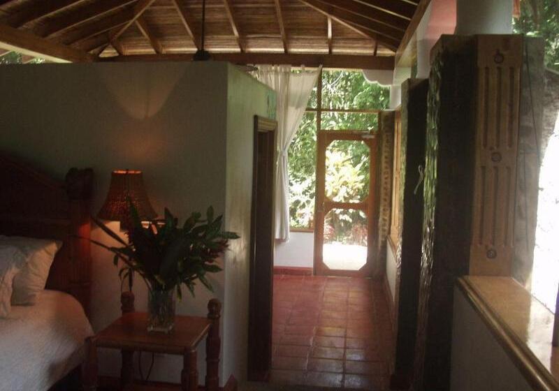 فندق Ian Anderson Caves Branch Jungle Lodge