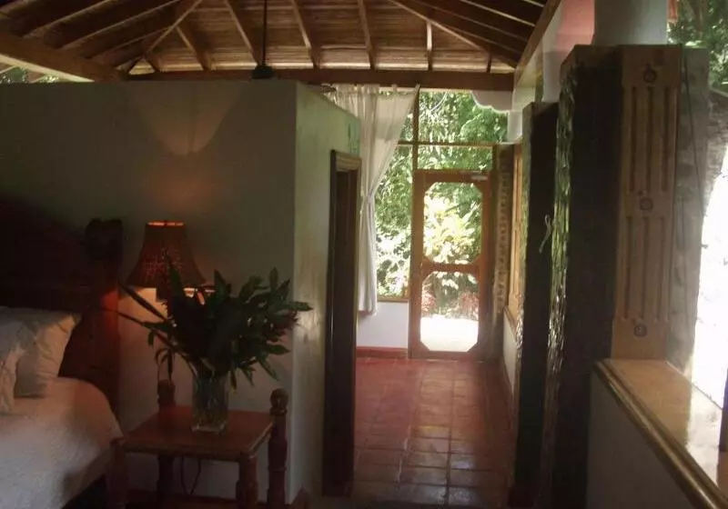 Hotel Ian Anderson Caves Branch Jungle Lodge