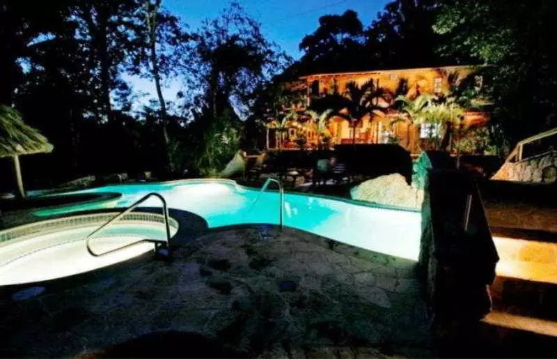 Hotel Ian Anderson Caves Branch Jungle Lodge