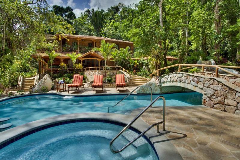 فندق Ian Anderson Caves Branch Jungle Lodge