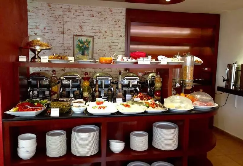 Midtown Hotel & Suites