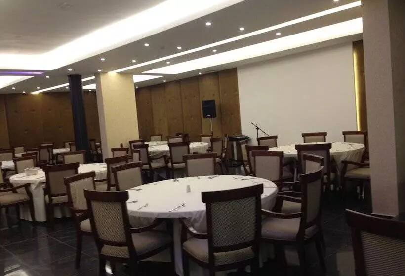 Midtown Hotel & Suites