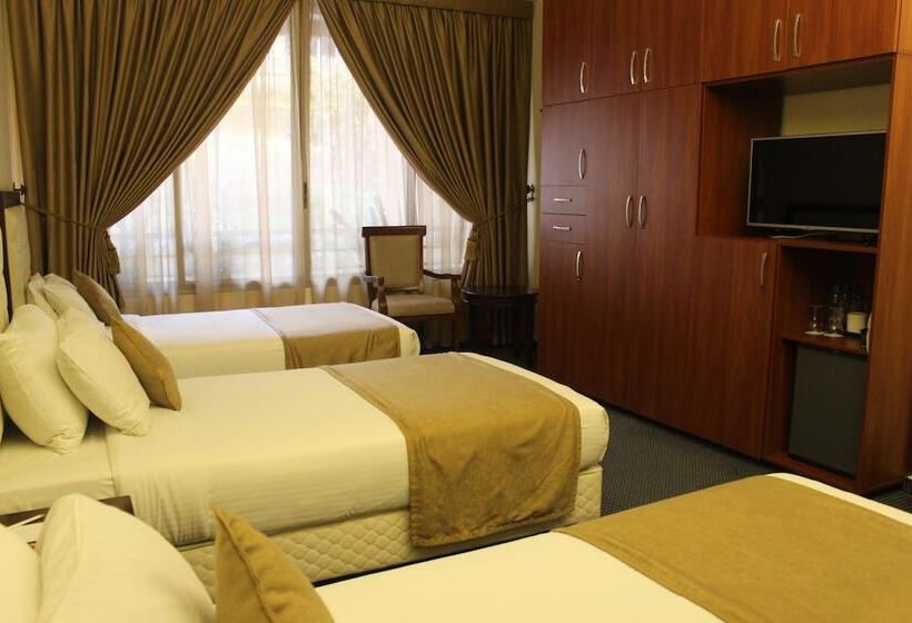 Midtown Hotel & Suites