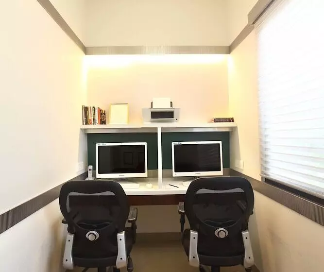 Mirage Hotel, Mumbai International Airport