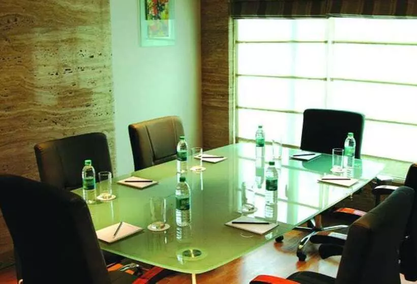 Mirage Hotel, Mumbai International Airport