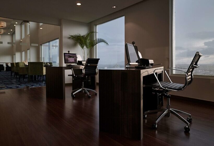 فندق Pullman Kuching