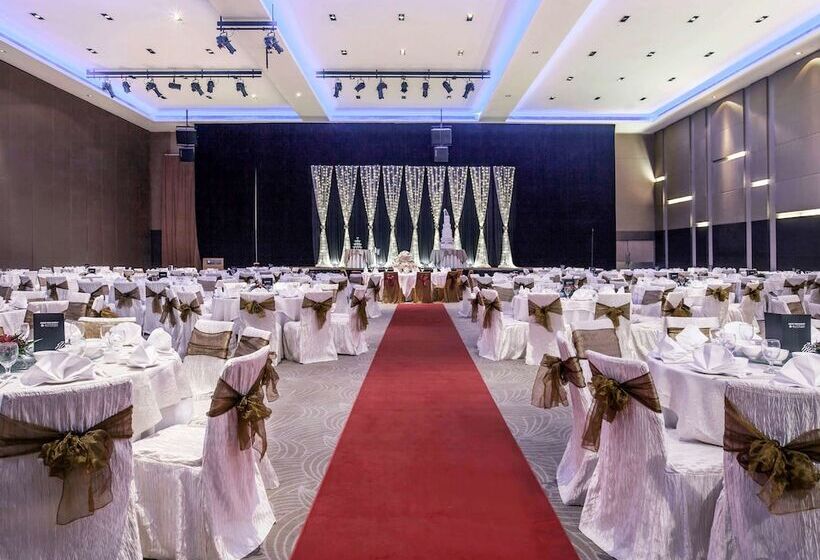 فندق Pullman Kuching