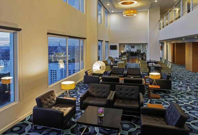 فندق Pullman Kuching