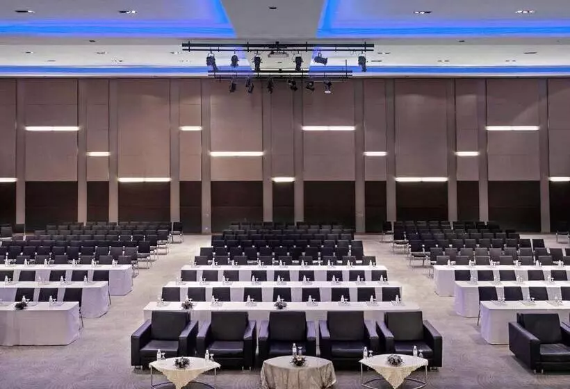 בית מלון כפרי Pullman Kuching